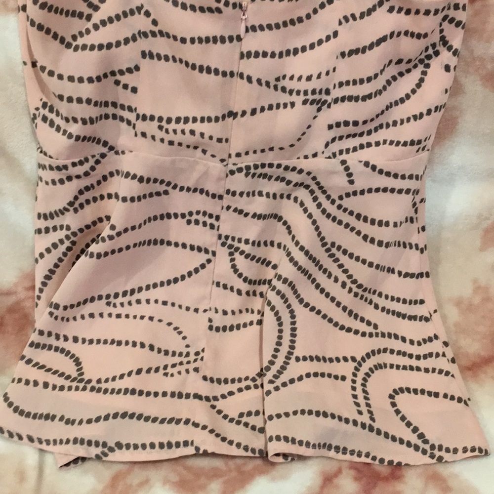 cAbi Blush Grey Print Dress Top Size 4 NWOT zipper - Picture 12 of 14